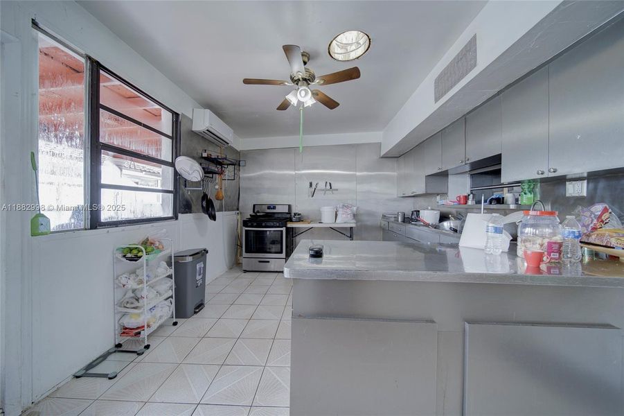 Furnished interior view inside a new home in , Miami (Image 51). Furnished interior view inside a new home in , Miami (Image 51).