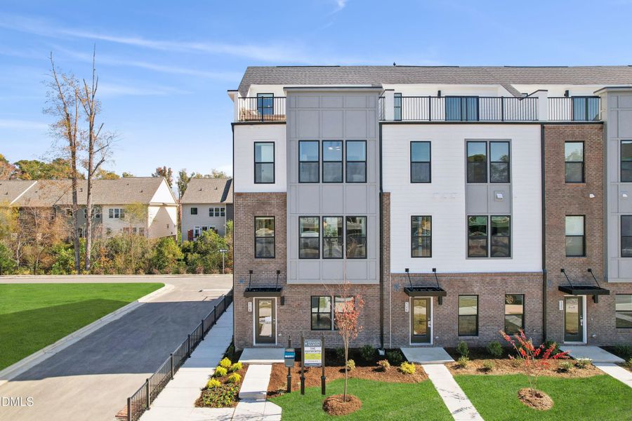 P_RAL_TWW_Hayworth_EXT_FRT_1