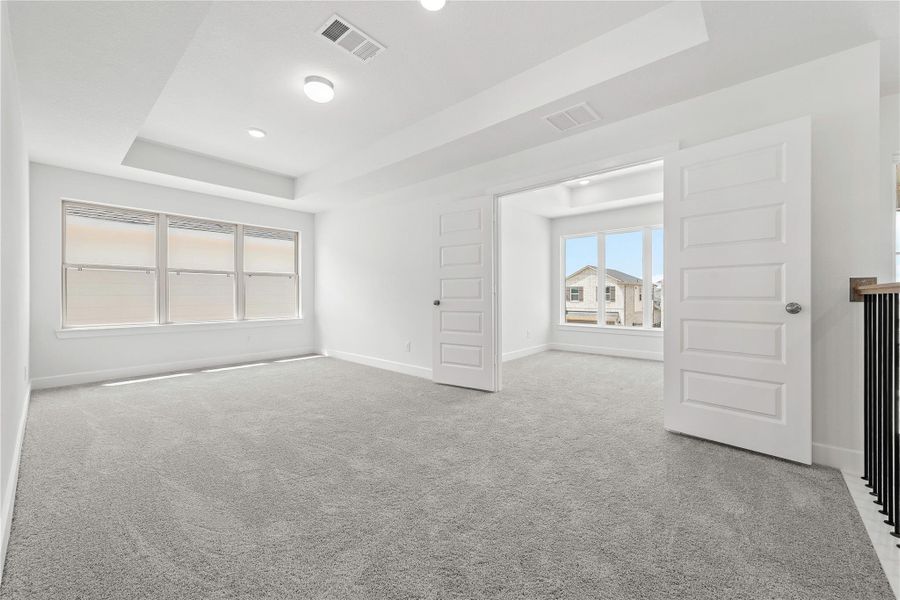 Spacious, unfurnished interior of a new home in Sunterra, Katy (Image 15). Spacious, unfurnished interior of a new home in Sunterra, Katy (Image 15).