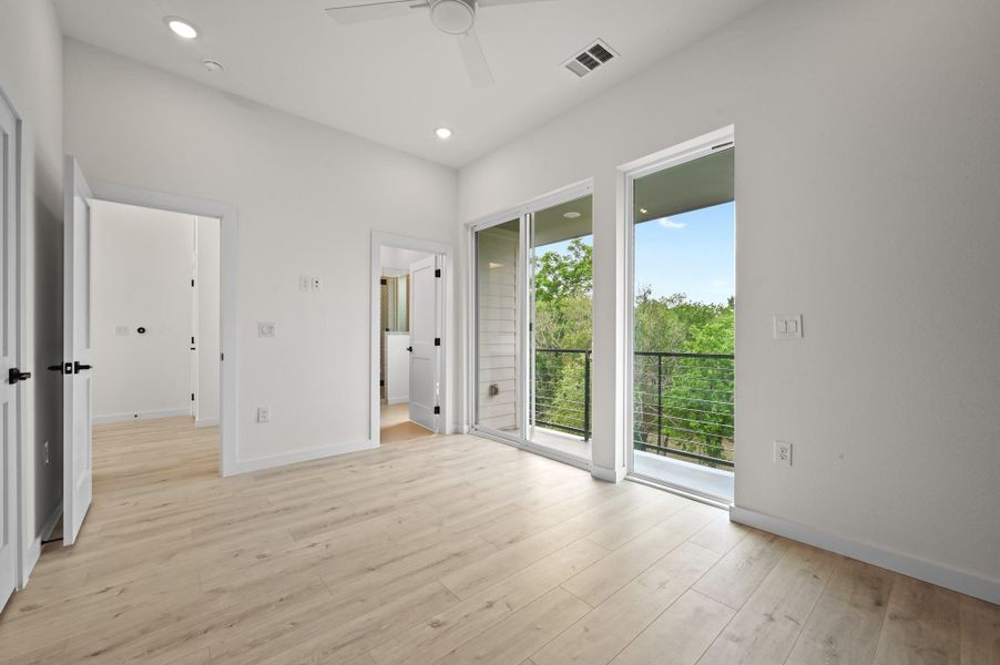 Spacious, unfurnished interior of a new home in , Austin (Image 16).
