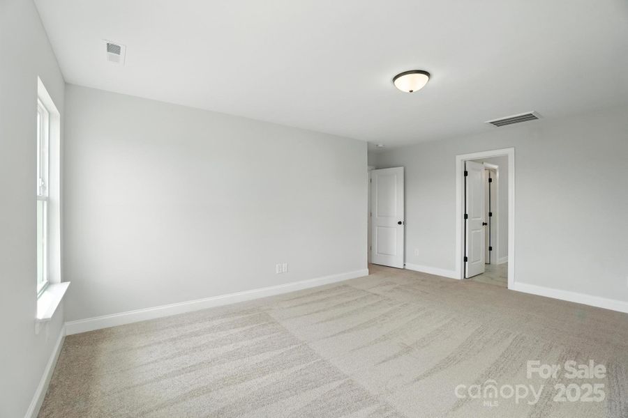 Spacious, unfurnished interior of a new home in Summerlin, Mooresville (Image 27).