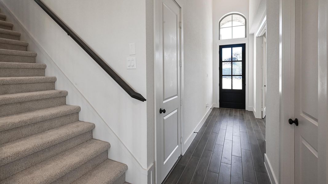 Spacious, unfurnished interior of a new home in Crosswinds 50', Kyle (Image 12). Spacious, unfurnished interior of a new home in Crosswinds 50', Kyle (Image 12).