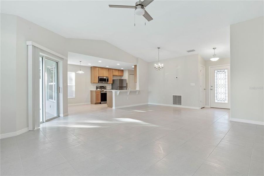 Spacious, unfurnished interior of a new home in , Palm Coast (Image 14).