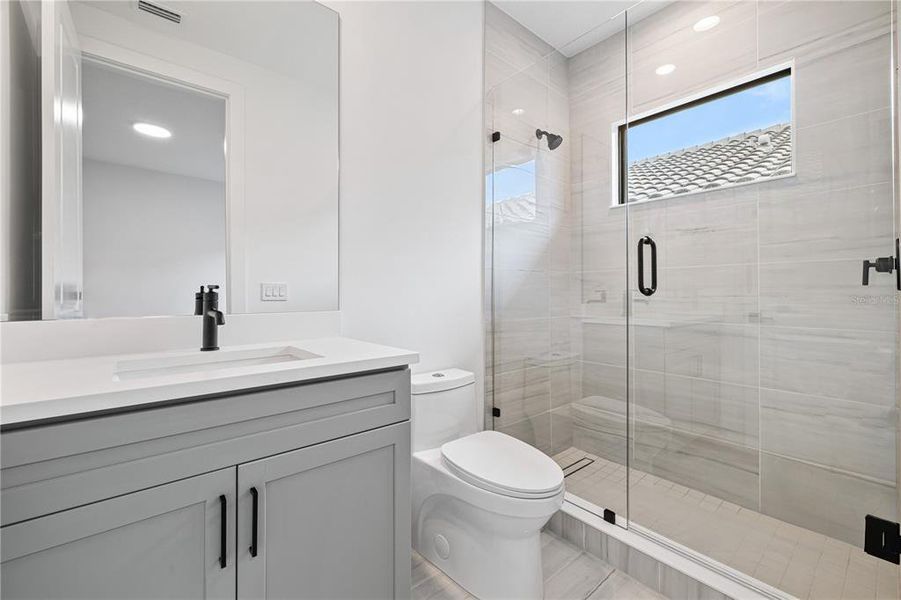 Furnished interior view inside a new home in , Montverde (Image 18).