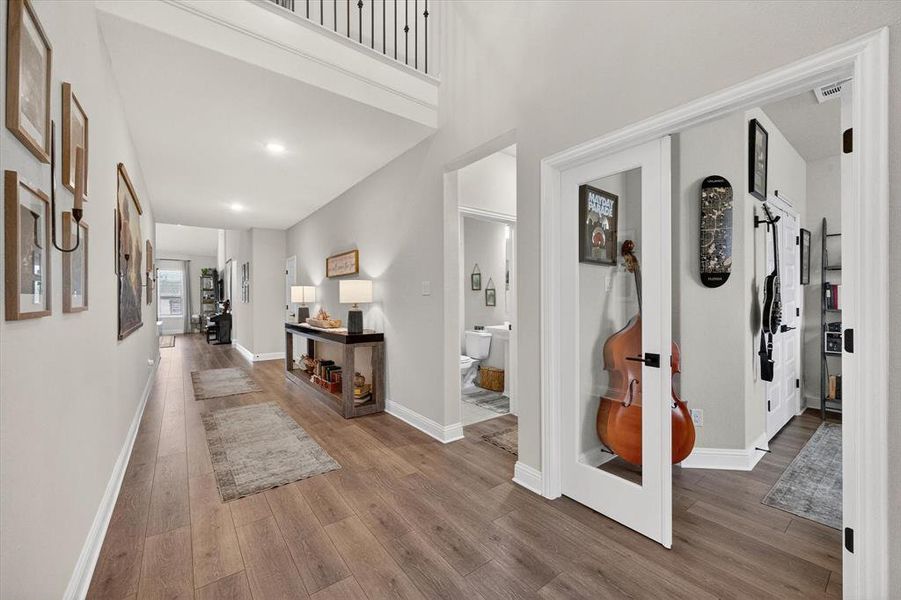 Furnished interior view inside a new home in Oaks of North Grove, Waxahachie (Image 6).