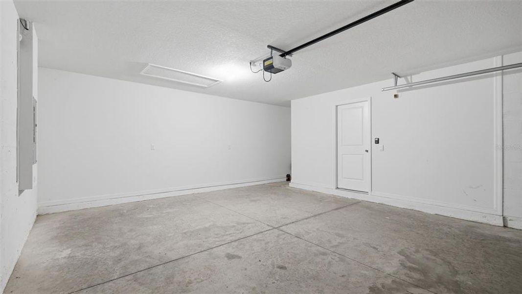 Spacious, unfurnished interior of a new home in Northwater at Two Rivers, Zephyrhills (Image 24).