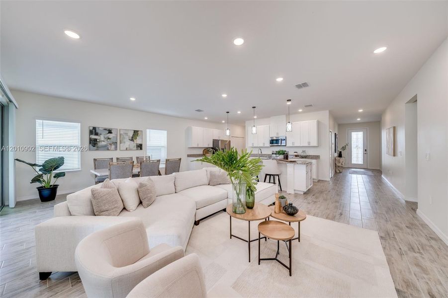 Furnished interior view inside a new home in , Port St. Lucie (Image 36).