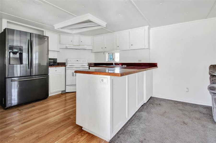 Furnished interior view inside a new home in , Weatherford (Image 4).