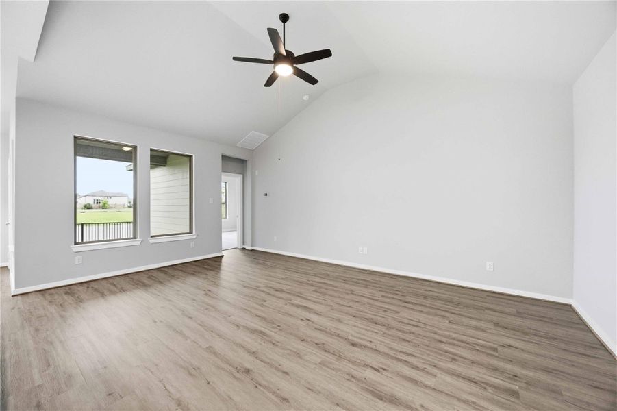 Spacious, unfurnished interior of a new home in , La Marque (Image 27).