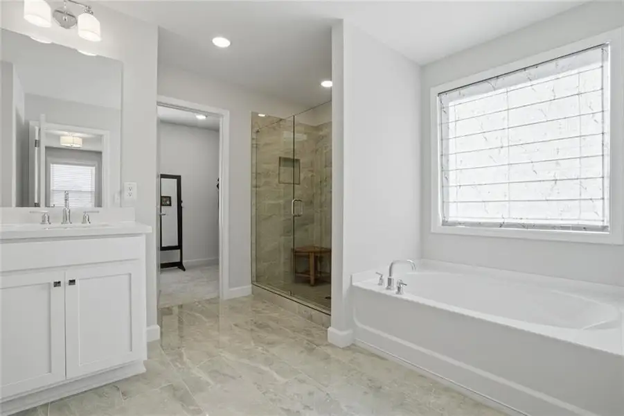 Furnished interior view inside a new home in Avenbrook, Mableton (Image 9).
