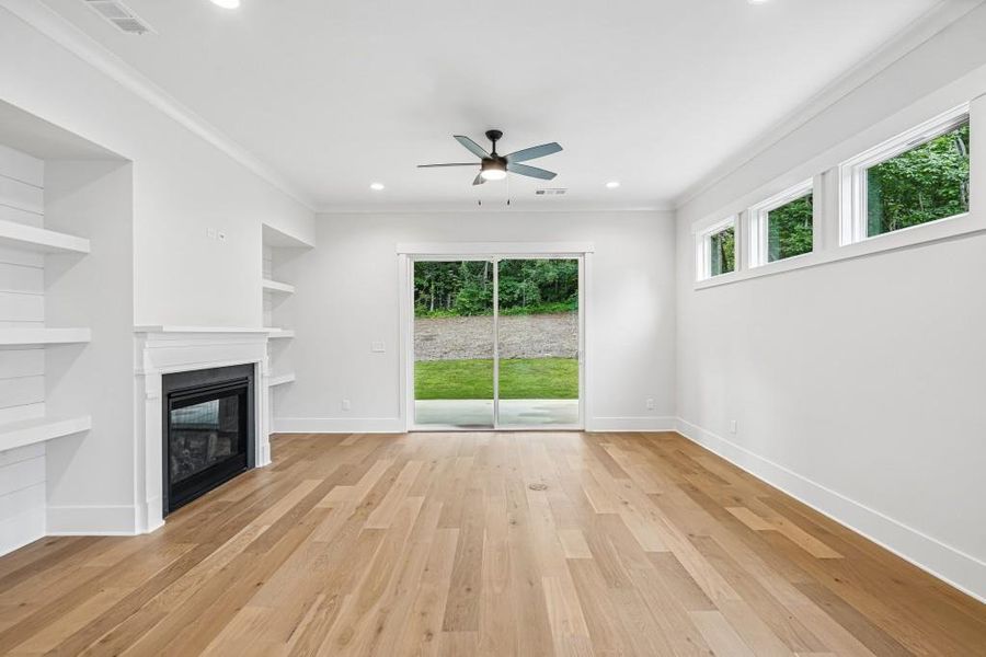Spacious, unfurnished interior of a new home in Arden on Lanier, Cumming (Image 17).