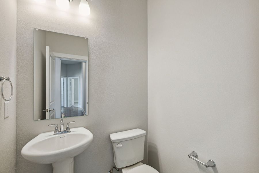 Furnished interior view inside a new home in Dove Hollow, Waxahachie (Image 12).