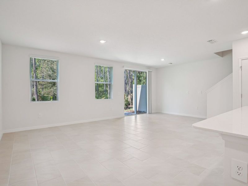 Spacious, unfurnished interior of a new home in The Meadow at Crossprairie Townes, St. Cloud (Image 8).