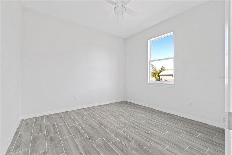 Spacious, unfurnished interior of a new home in , Ocala (Image 12).