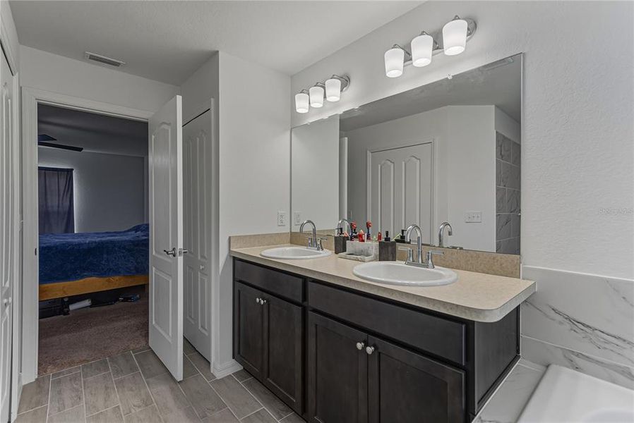 Furnished interior view inside a new home in , Sebring (Image 30).