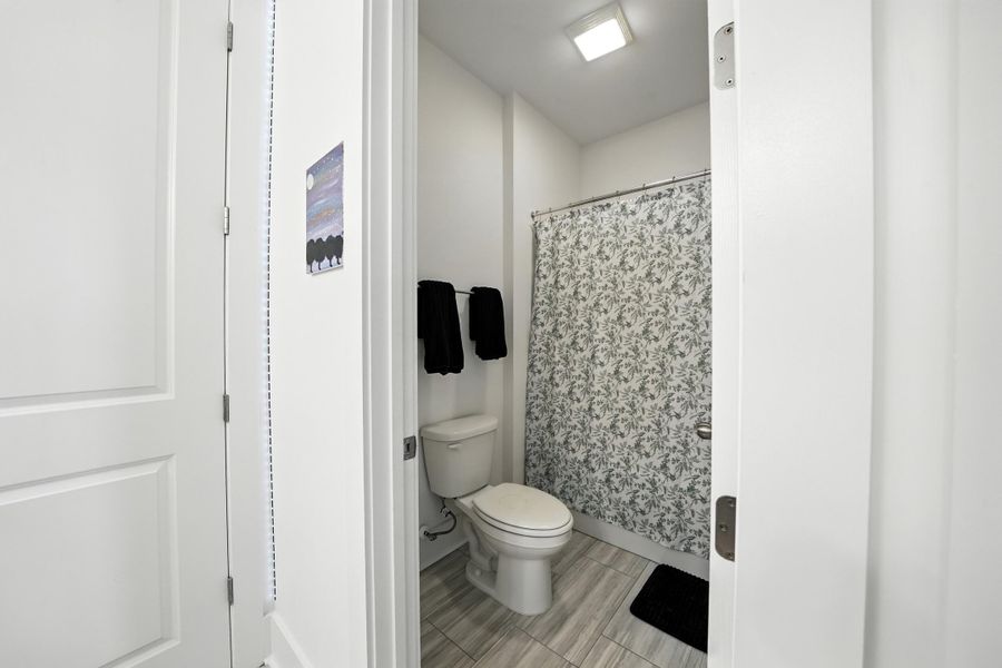 Furnished interior view inside a new home in , Ravenel (Image 40).