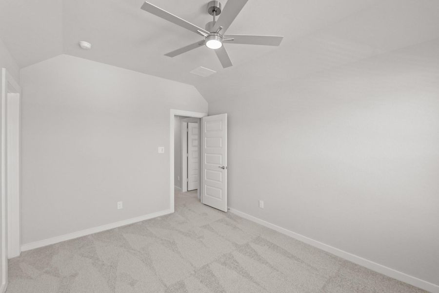 Spacious, unfurnished interior of a new home in Briarwood Crossing, Rosenberg (Image 31).