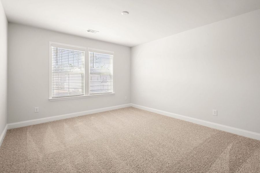 Spacious, unfurnished interior of a new home in Waterways, Richmond Hill (Image 13).