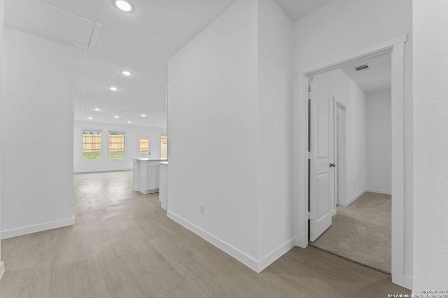 Spacious, unfurnished interior of a new home in , New Braunfels (Image 11).