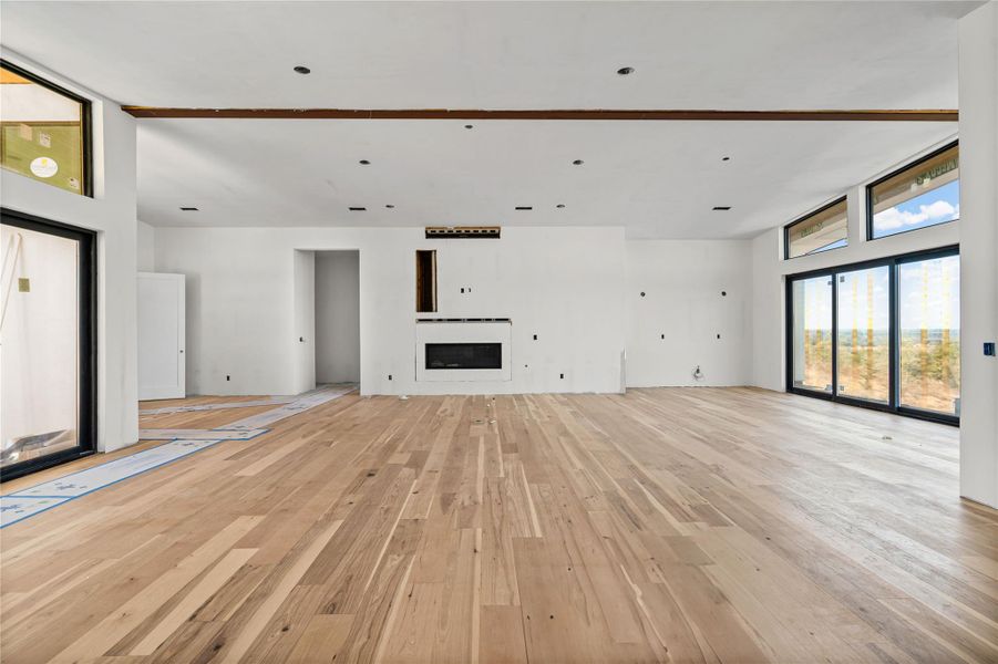 Spacious, unfurnished interior of a new home in , Marble Falls (Image 6).