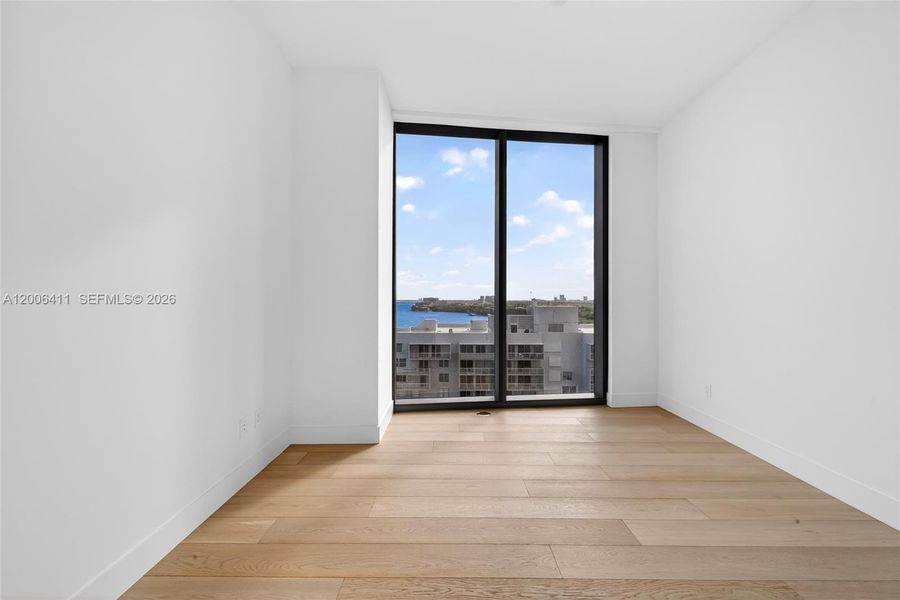 Spacious, unfurnished interior of a new home in , Miami (Image 54).
