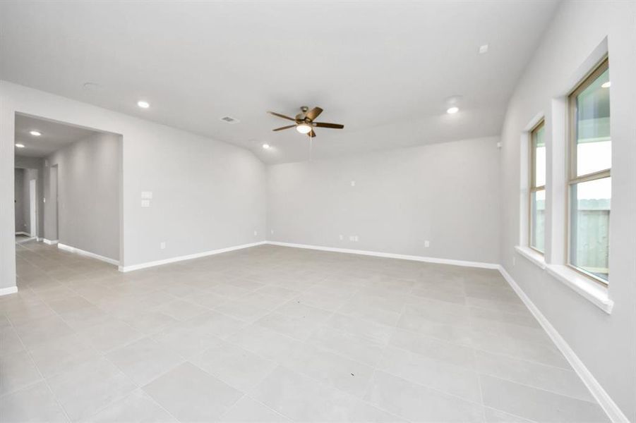 Spacious, unfurnished interior of a new home in Sweetgrass Village, Crosby (Image 37).