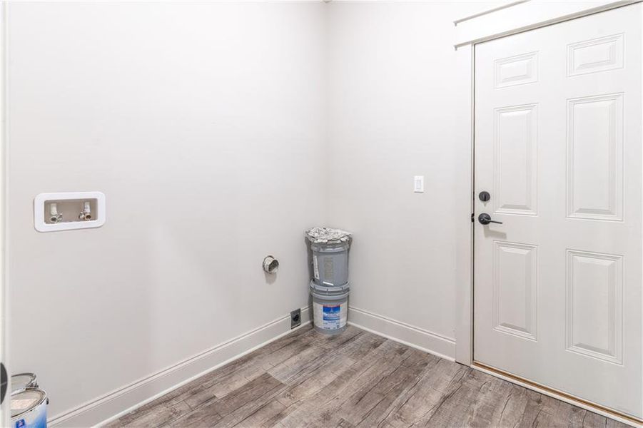 Spacious, unfurnished interior of a new home in , Commerce (Image 27).