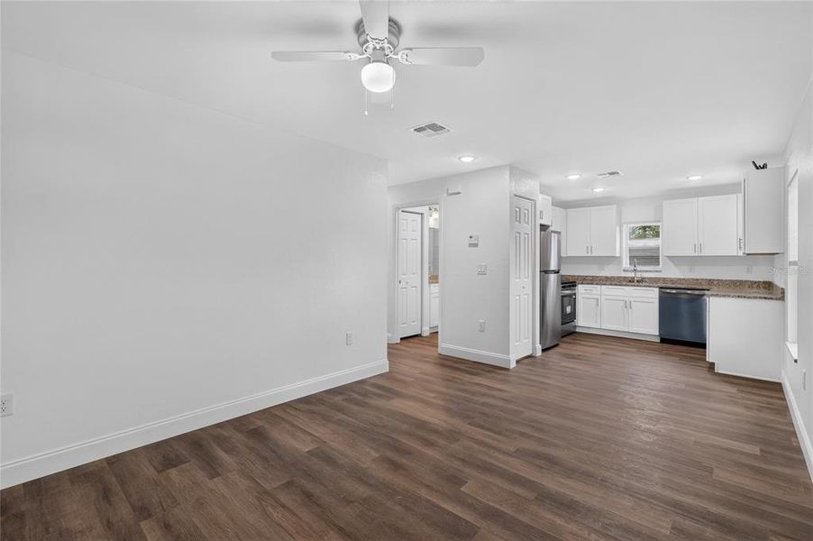 Spacious, unfurnished interior of a new home in , Auburndale (Image 18).