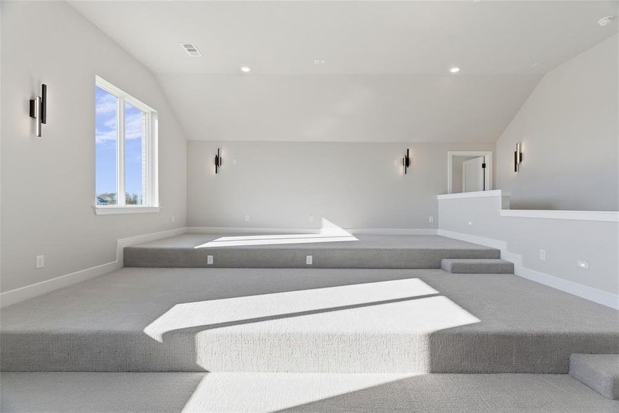 Spacious, unfurnished interior of a new home in Hidden Valley 1, Princeton (Image 28).