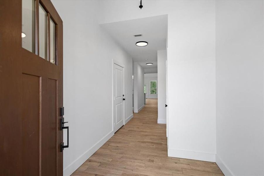 Spacious, unfurnished interior of a new home in , Lindale (Image 36).