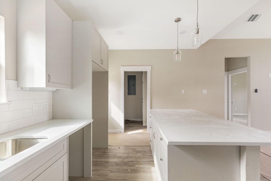 Furnished interior view inside a new home in , Bryan (Image 9).