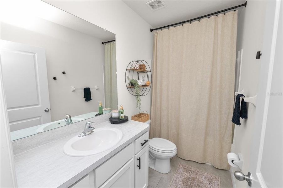 Furnished interior view inside a new home in , Plant City (Image 11).