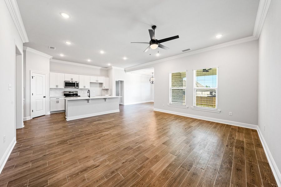 Spacious, unfurnished interior of a new home in Sentinel Ridge, Pace (Image 12).