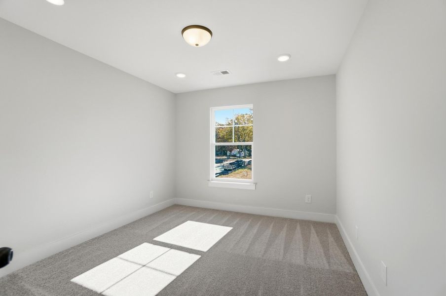 Spacious, unfurnished interior of a new home in Blythe Mill Townhomes, Waxhaw (Image 55).