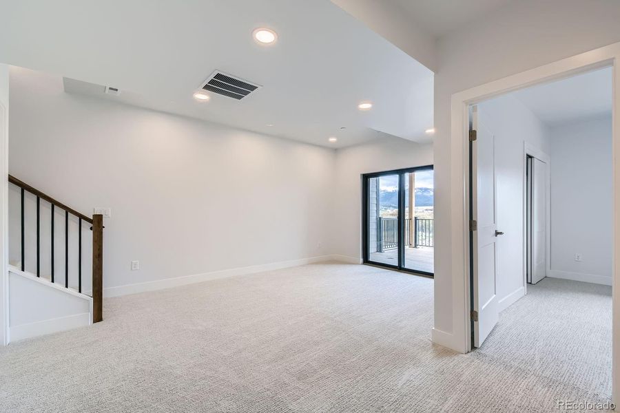 Spacious, unfurnished interior of a new home in , Tabernash (Image 13).