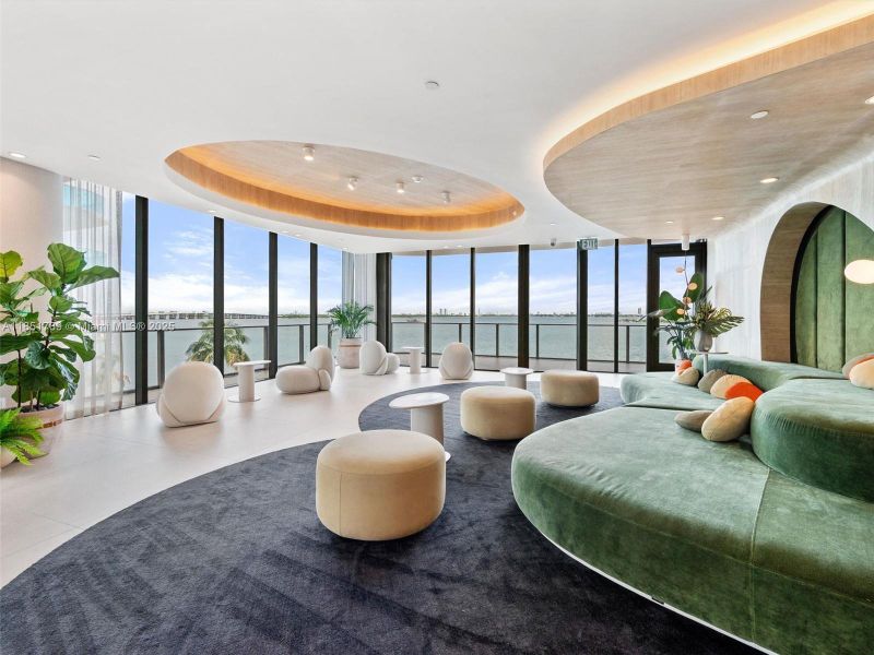 Community amenities in Aria Reserve, Miami (Image 8).