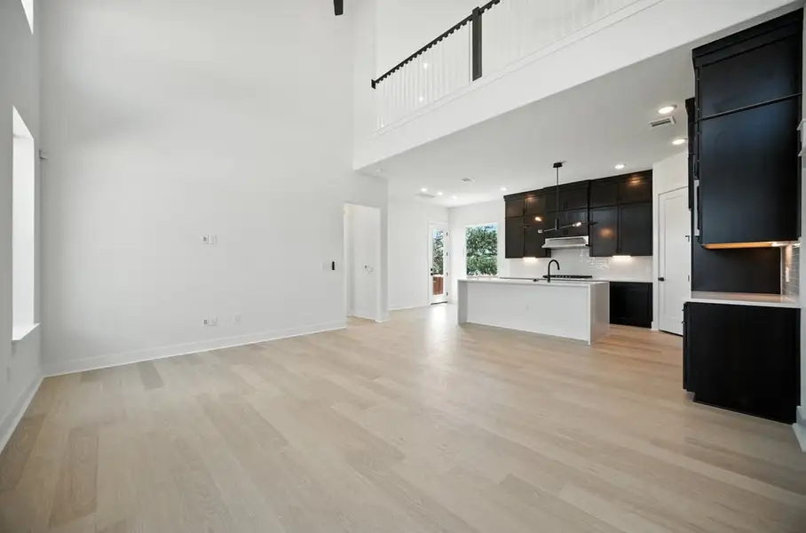 Spacious, unfurnished interior of a new home in Foxfield, Austin (Image 9). Spacious, unfurnished interior of a new home in Foxfield, Austin (Image 9).