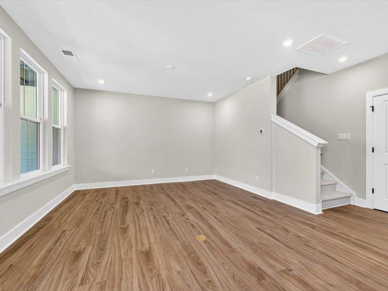 Spacious, unfurnished interior of a new home in Seven Oaks, Belmont (Image 13).