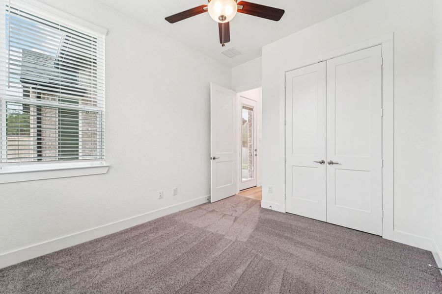 Spacious, unfurnished interior of a new home in Kresston, Montgomery (Image 40).