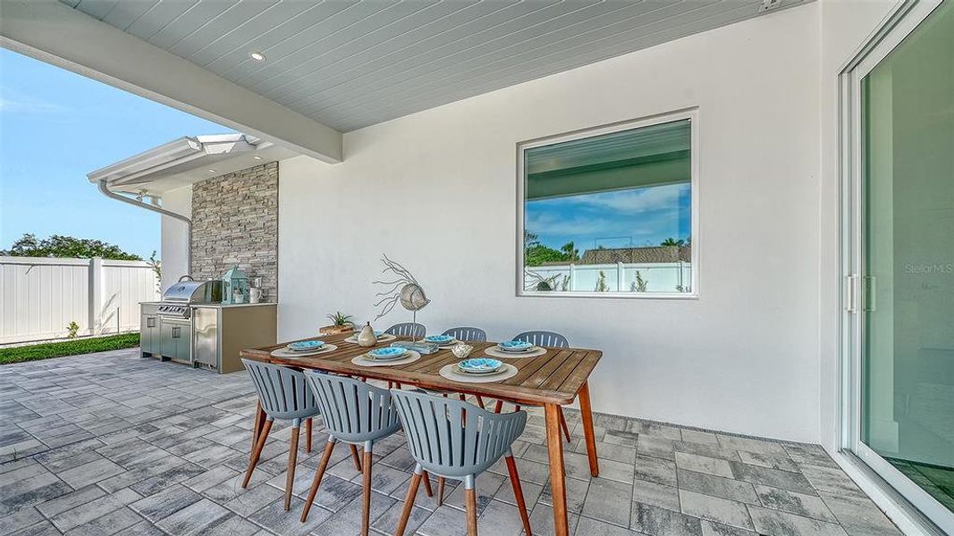 Exterior details and patio area of a home in , Bradenton (Image 30).