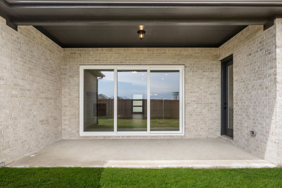 Representative exterior details of a home built from the Diana - 70 ft Home Site by Rockwell Homes in Nelson Lake Estates, Rockwall (Image 3). Representative exterior details of a home built from the Diana - 70 ft Home Site by Rockwell Homes in Nelson Lake Estates, Rockwall (Image 3).