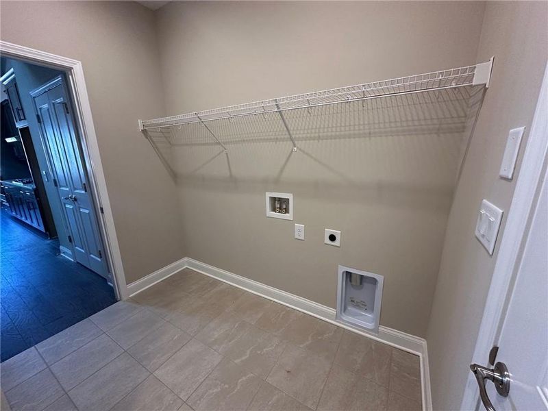 Spacious, unfurnished interior of a new home in Orchards of South Forsyth, Cumming (Image 19).
