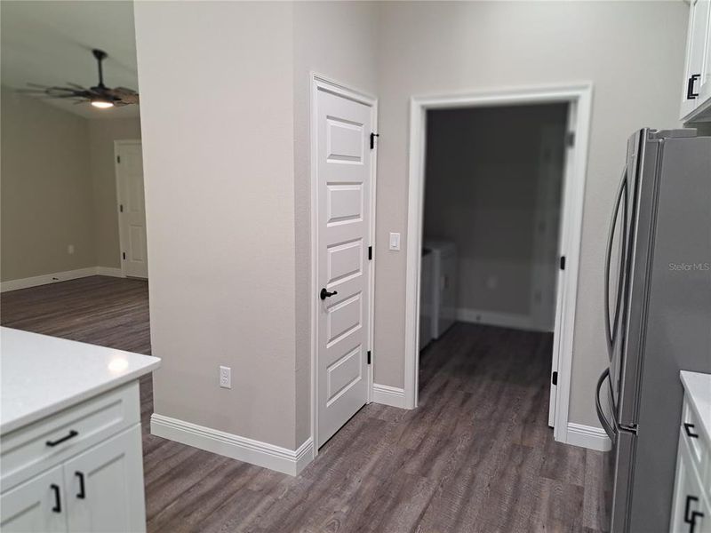 Spacious, unfurnished interior of a new home in , Citrus Springs (Image 14).