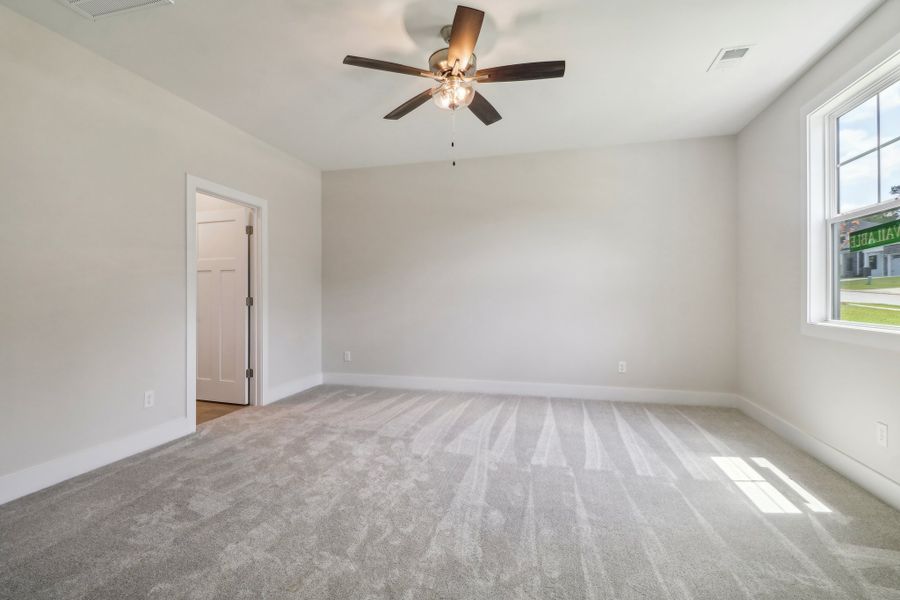 Representative unfurnished interior of a home built from the Collin II by Great Southern Homes in Cross Creek Golf Club, Seneca (Image 24). Representative unfurnished interior of a home built from the Collin II by Great Southern Homes in Cross Creek Golf Club, Seneca (Image 24).