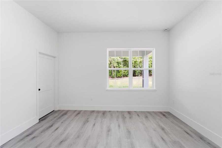 Spacious, unfurnished interior of a new home in , Dunnellon (Image 30).