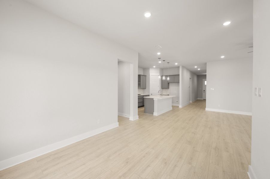 Spacious, unfurnished interior of a new home in Wildflower Ranch, Fort Worth (Image 20).