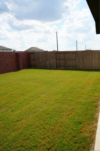 Exterior details and patio area of a home in Buffalo Crossing, Cibolo (Image 3).