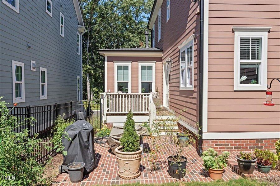 05-1017 Whitehall Cir [2489656]_05