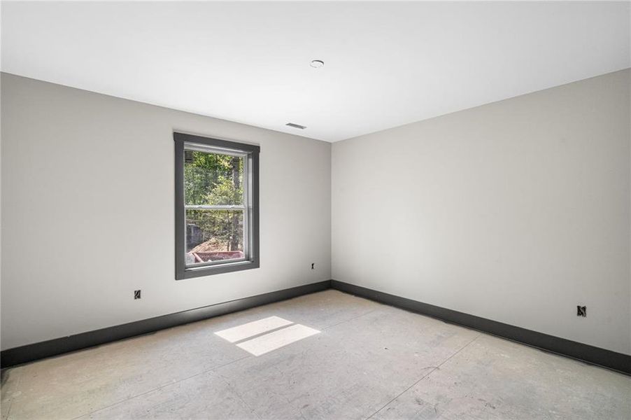 Spacious, unfurnished interior of a new home in , Ellijay (Image 19).