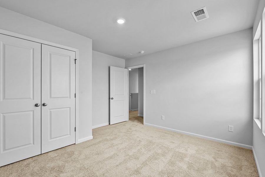 Spacious, unfurnished interior of a new home in Bell West, Kernersville (Image 31).